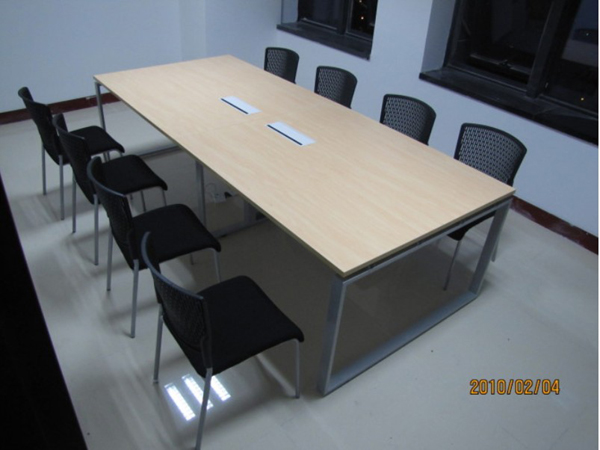 ���ϴ�˹adidas�칫��װ�޹��̰���